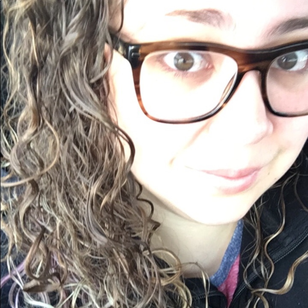 Meet your Posher, Lauren